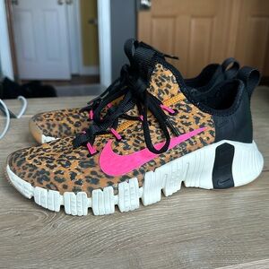 Women’s Nike free metcon 3 size 8.5 black/pink blast leopard print